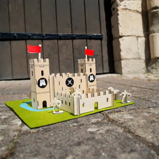 Apples To Pears®. Gift In A Tin. Medieval Castle - timeframedclocks
